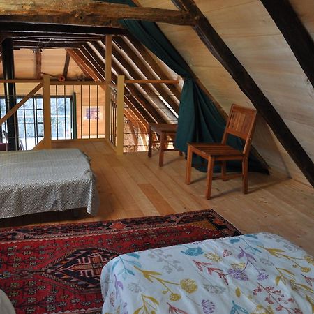Gite Le Couderc De Coubisou, Grange Renovee Exterior foto