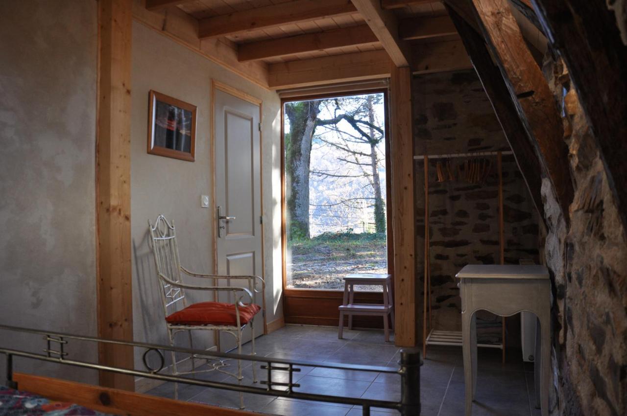 Gite Le Couderc De Coubisou, Grange Renovee Exterior foto