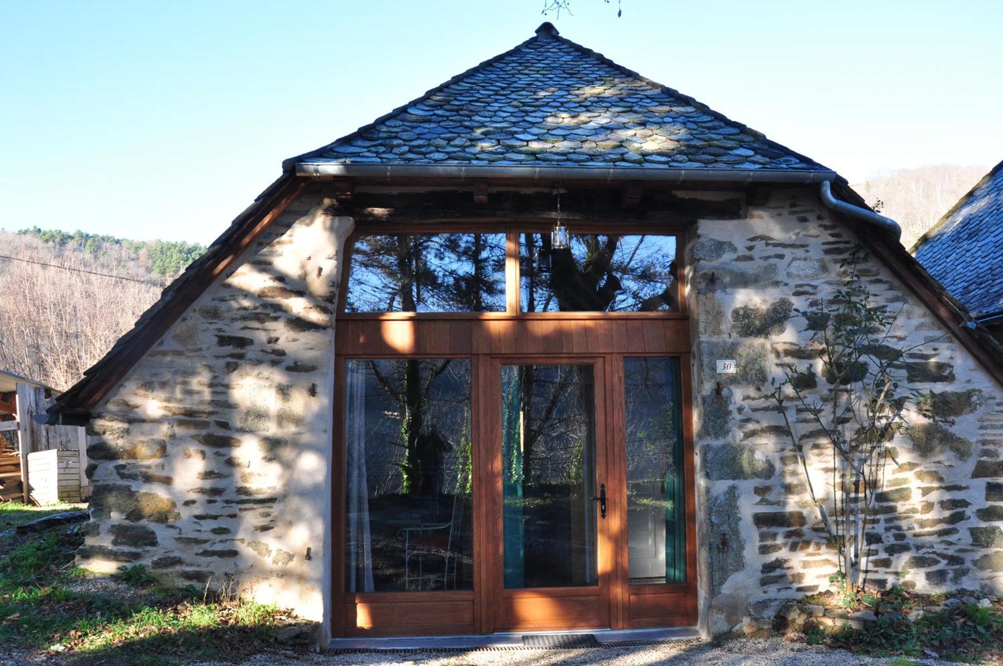 Gite Le Couderc De Coubisou, Grange Renovee Exterior foto